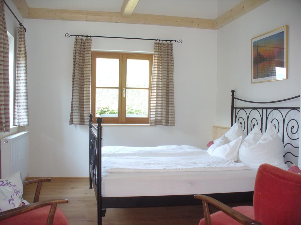Mitschighof - Apartments Und Pension - Heidis-Welt, Mitschig Hermagor-Pressegger See Habitación foto